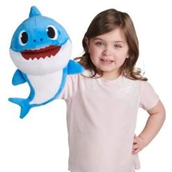Baby Shark Hånddukke - Daddy Shark Blå -Cuddlebug Selger 113129 3 240564 h62090134