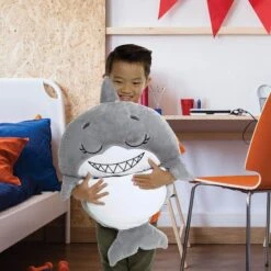 Happy Nappers Sovepose 137cm - Grå Hai 13 Happy Nappers Sovepose 137cm - Grå Hai -Cuddlebug Selger 118800 5 256605 h62090134